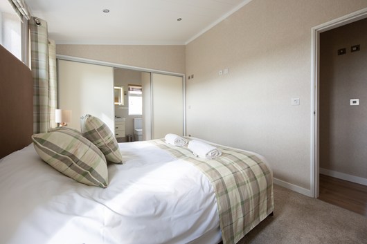 2 bed master 2 website .jpg