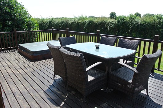 FV2Bed Outside Decking.JPG