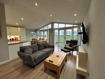 Three Bedroom Lodge (Poppy & Orchid)